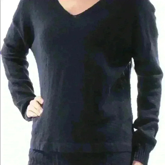 Two by Vince Camuto navy long sleeve v neck oversized sweater L - Picture 4 of 7